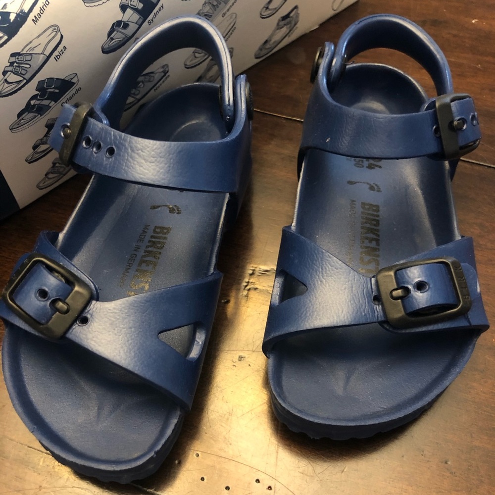 Birkenstock’s size 24/6 Navy